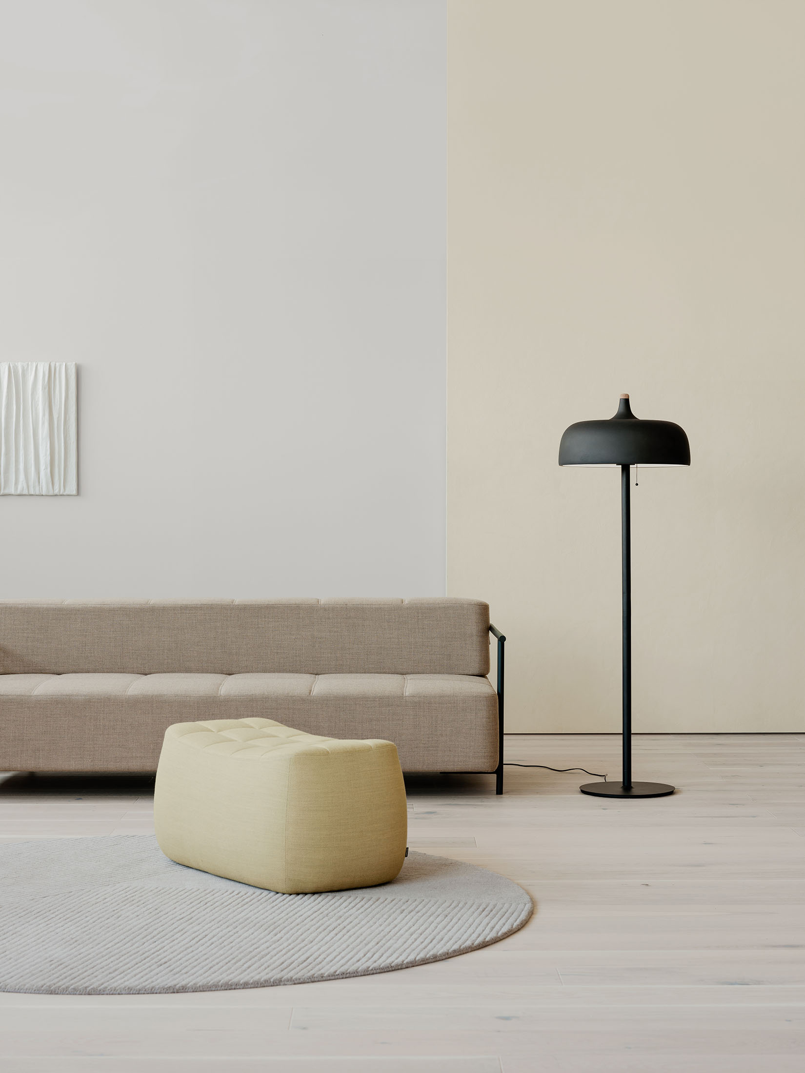 Acorn_floor_lamp_Yam_pouf_livingroom_Northern_Photo_Einar_Aslaksen_Low-res