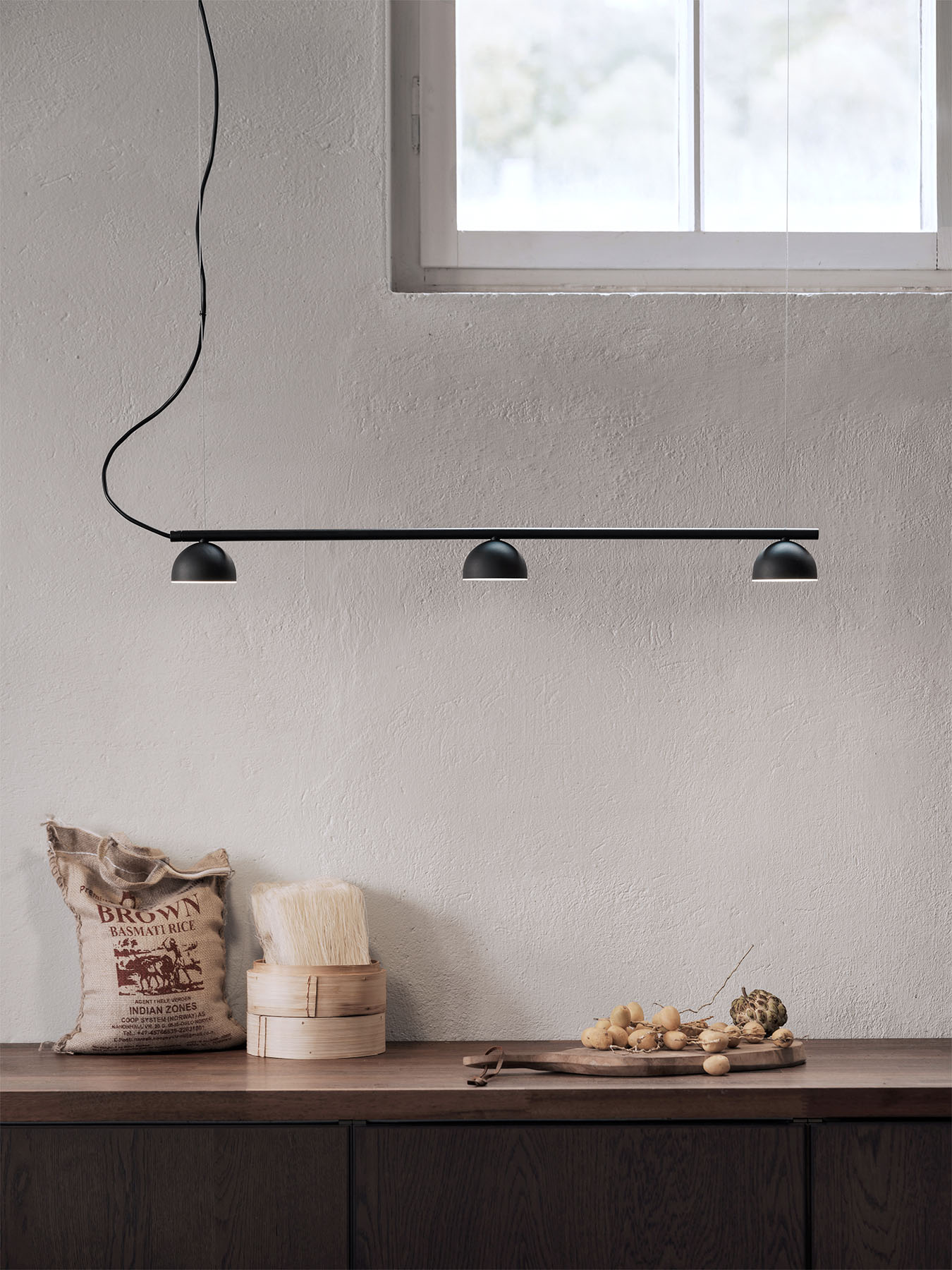 Blush_pentant_lamp_rail3_black_kitchen_Northern_Ph_Einar_Aslaksen_Low-res