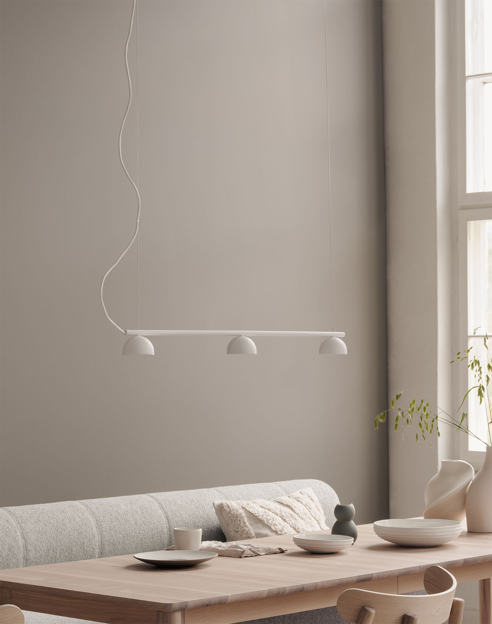 Blush_pentant_lamp_rail3_white_Northern_Ph_Einar_Aslaksen_Low-res