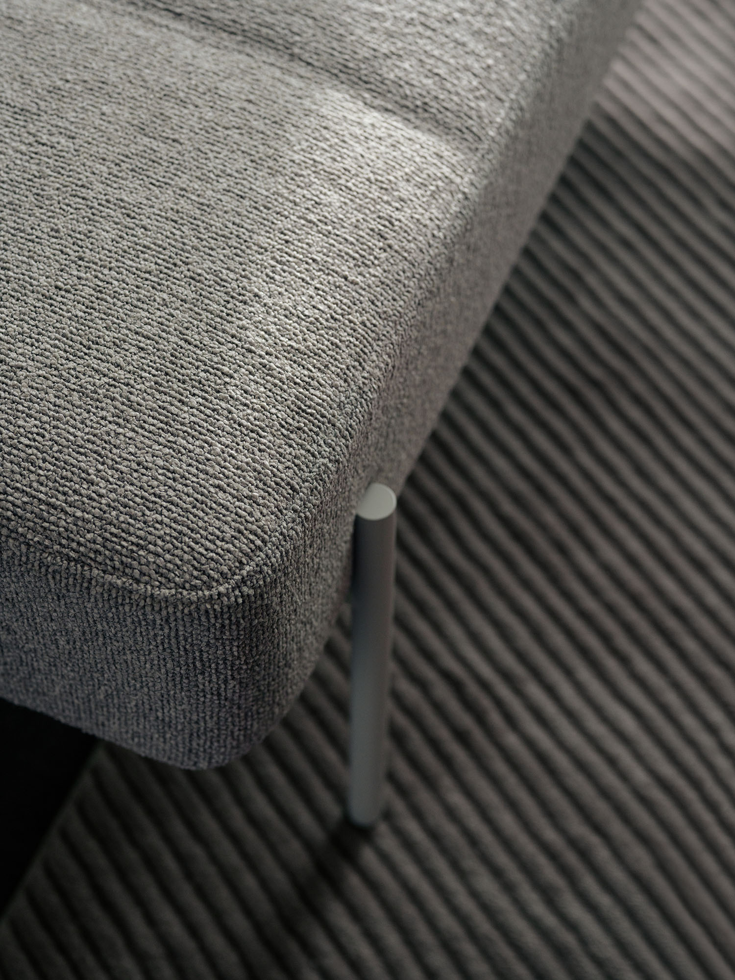 Daybe_dining sofa_Moss-05_Detail_leg_Northern_Ph_Einar_Aslaksen_Low-res