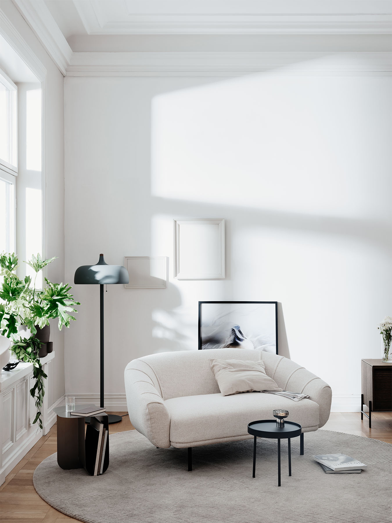 Plis_sofa_2-seater_Moss04_front_Northern_Ph_Einar_Aslaksen_Low-res