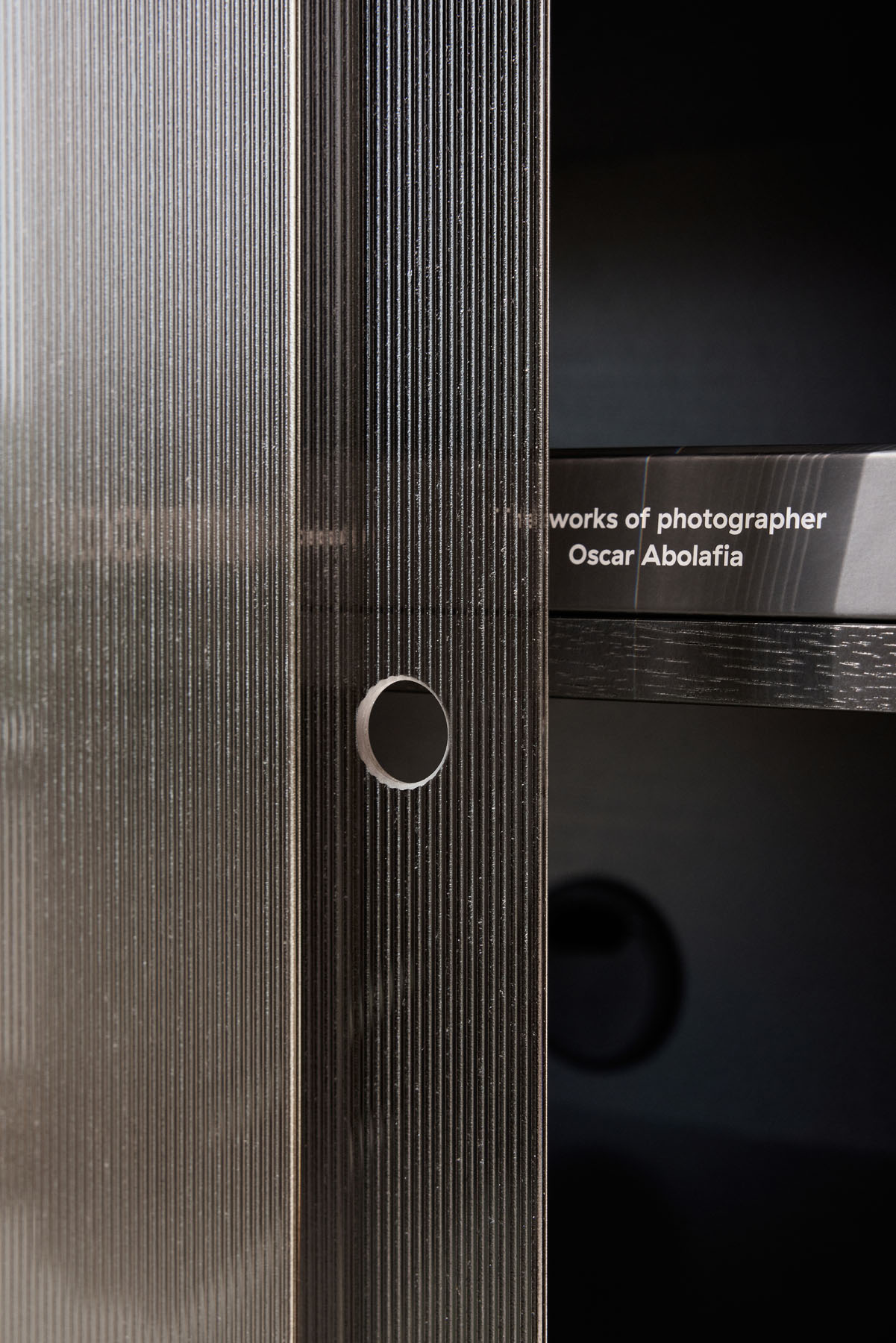 Hifive_glass_black-oak_detail_door_Northern_Ph_Sara-Spilling_lowres-1.jpg